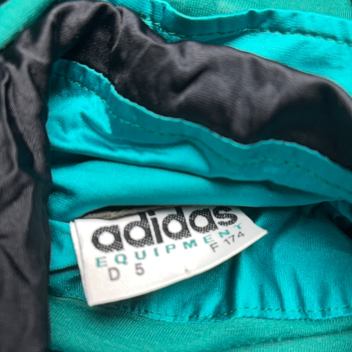 Adidas Größenetikett.jpg