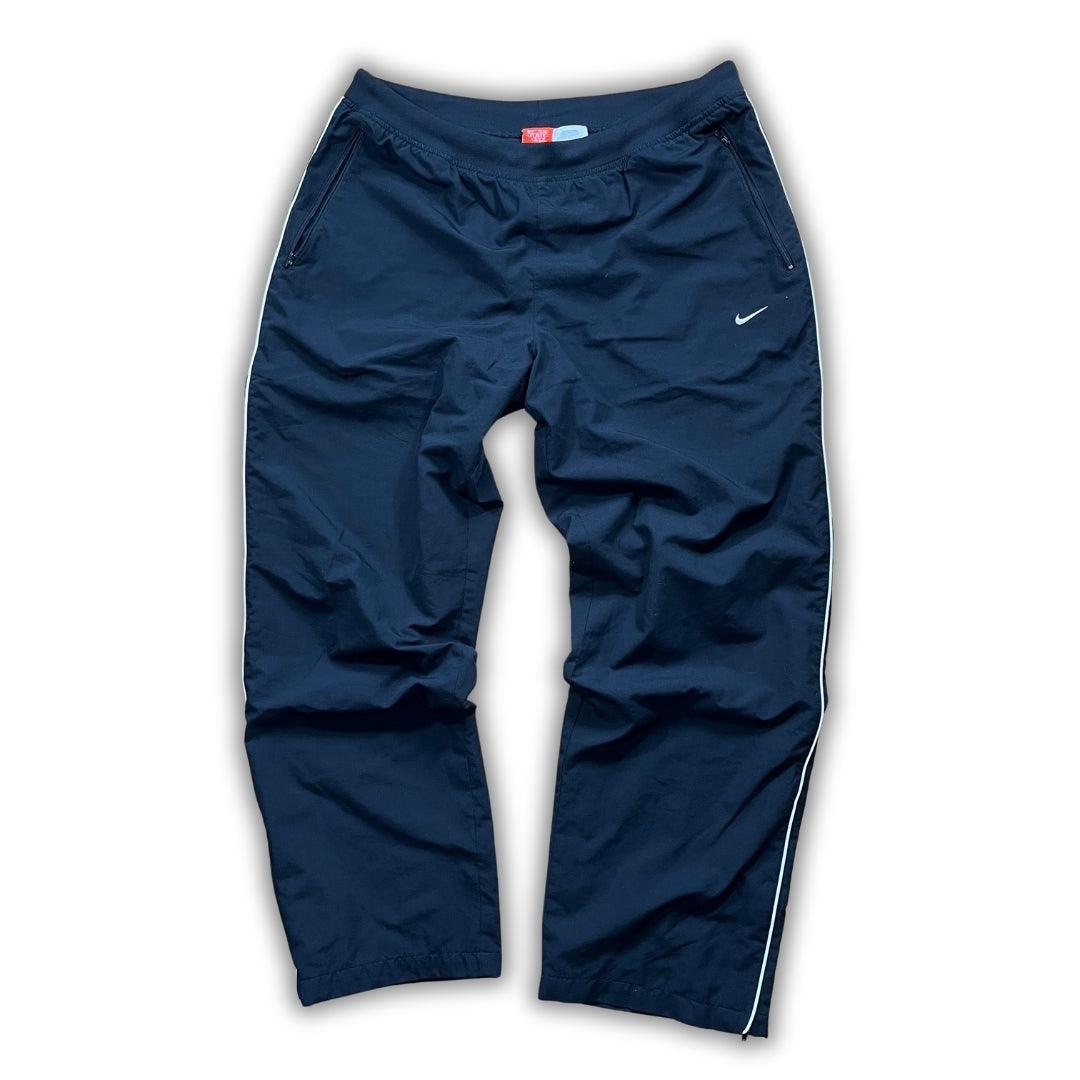 Vintage Nike Black Trackpants (XL) - Solenetwork