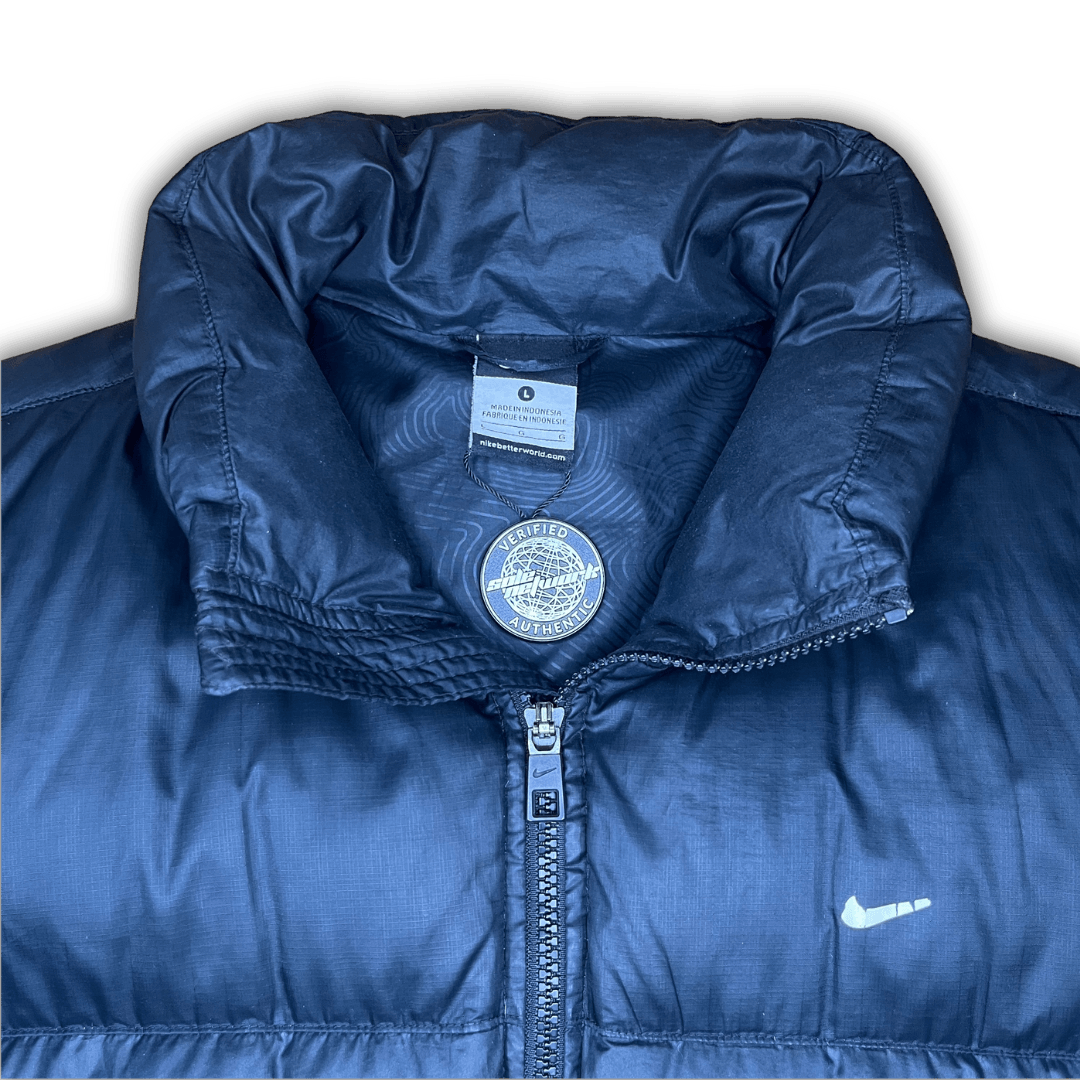 Vintage Nike Black Puffer Jacke (L) - Solenetwork