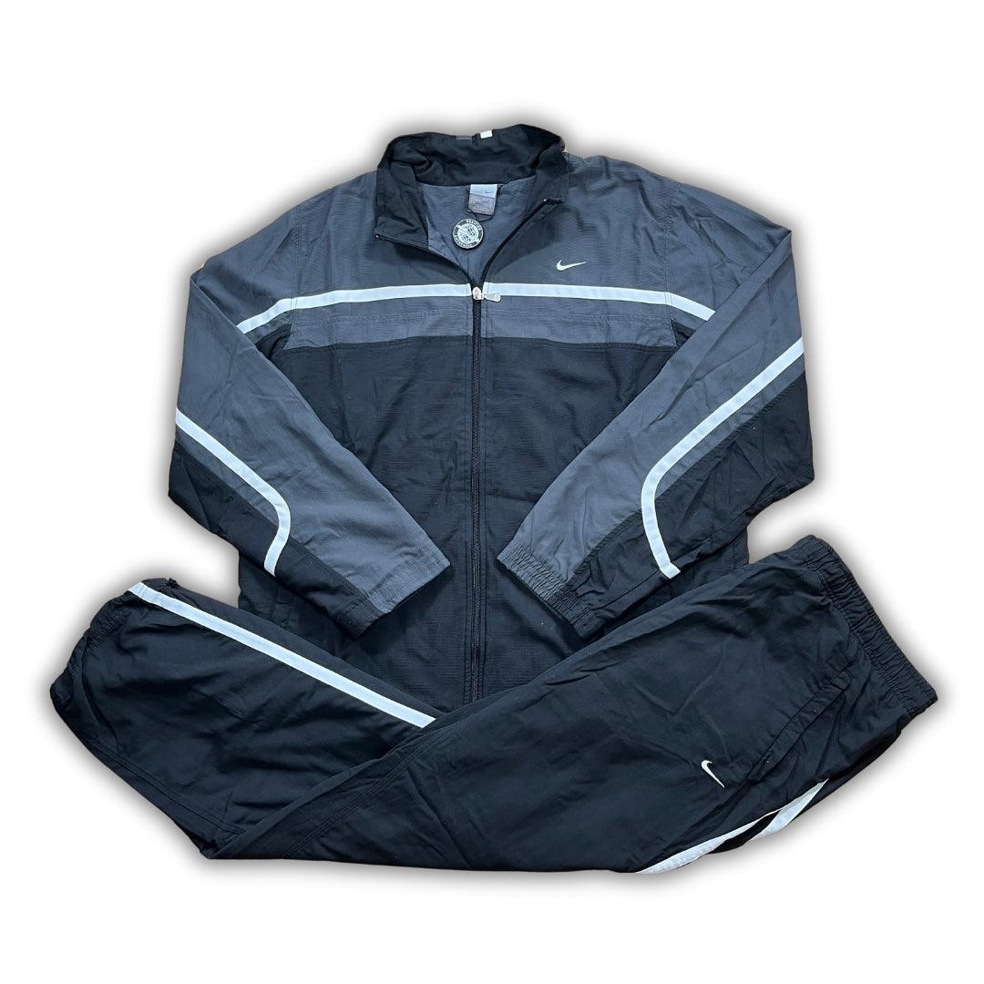 Vintage Nike Black Grey Tracksuit (XL) - Solenetwork