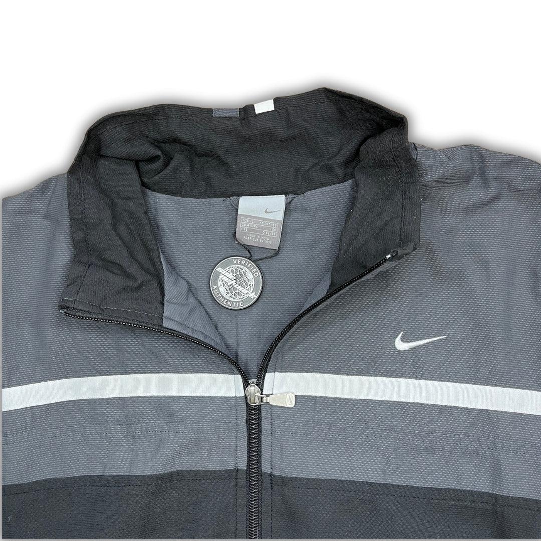 Vintage Nike Black Grey Tracksuit (XL) - Solenetwork