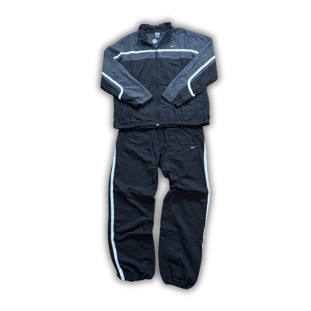 Vintage Nike Black Grey Tracksuit (XL) - Solenetwork